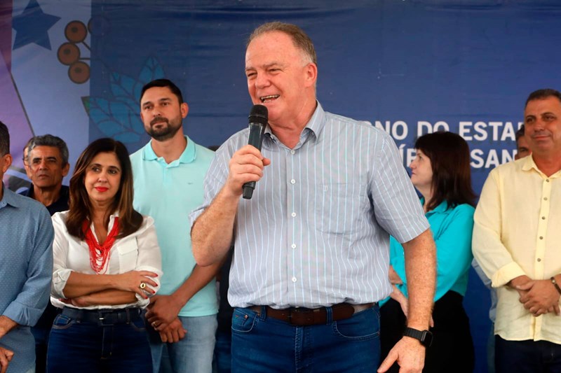 Governador autoriza construção de escolas e unidade de saúde em Vila Valério