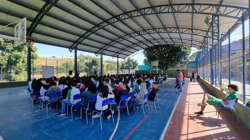 PCES visita escolas no interior do Estado e ministra palestras para estudantes