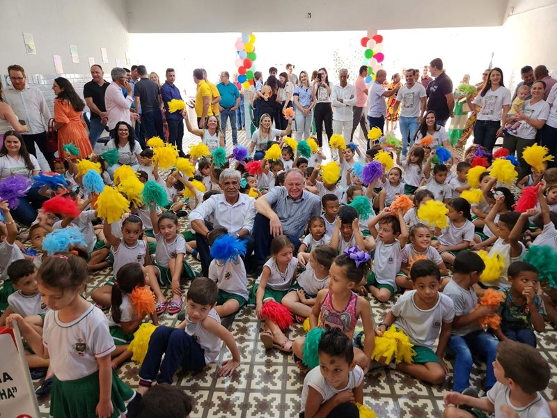 Governador inaugura obras e anuncia novos investimentos em Muniz Freire