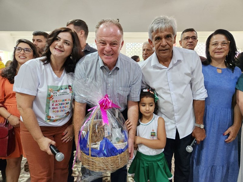 Governador inaugura obras e anuncia novos investimentos em Muniz Freire