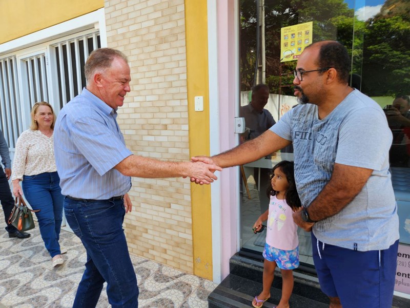 Governador inaugura obras e anuncia novos investimentos em Muniz Freire