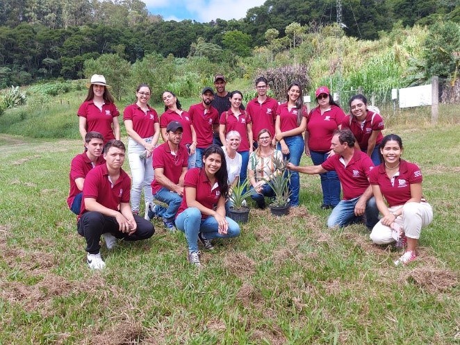 Incaper realiza workshop sobre cultura de tecidos com alunos de curso técnico