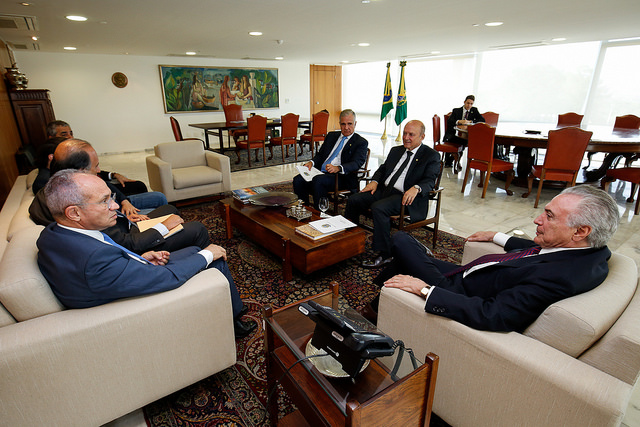 38389349512_68077d9103_z|||Fotógrafo:Hartung com o presidente Temer em reunião anterior