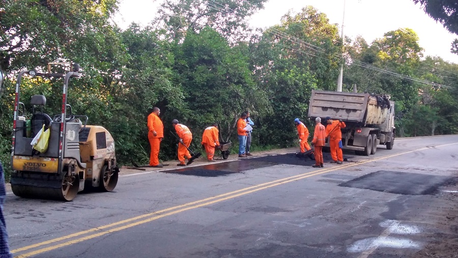 DER - Manutenção na ES 010|||Fotógrafo:Assessoria de Comunicação/DER-ES