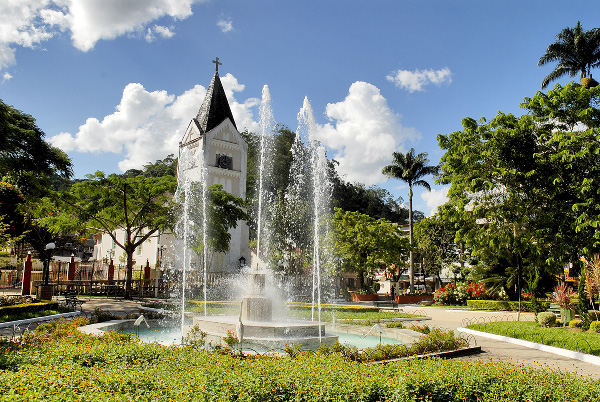 DOMIGOS MARTINS_PRAÇA CENTRAL_DSC5320 . tadeu binacioni