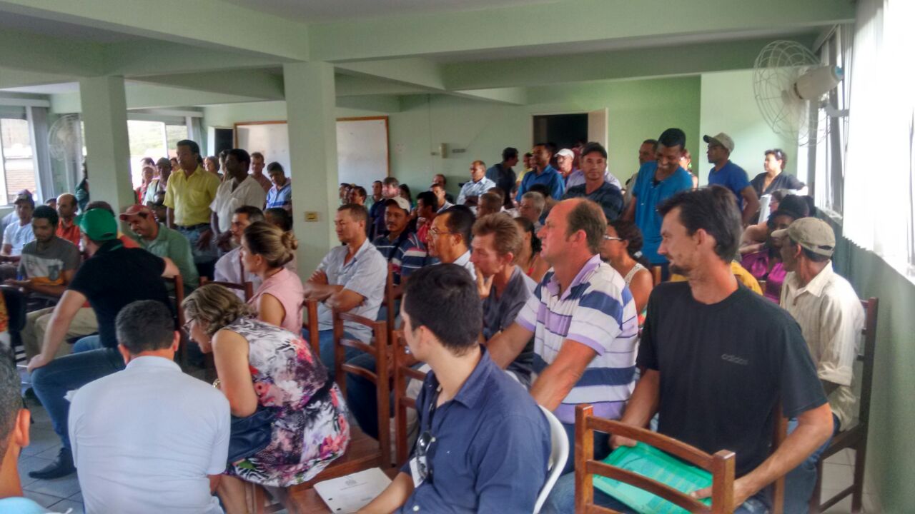Idaf - Entrega de títulos em Pancas (2)