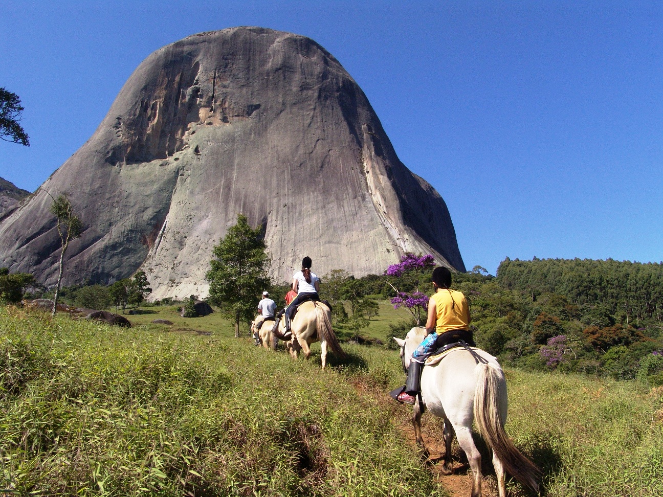 Setur - montanha _ pedra azul e cavalgada