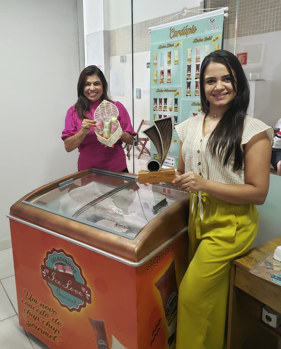 A diretora da Aderes -  Sandra Aragão -  com a empreendedora da Ice Love Amanda Vasconcelos