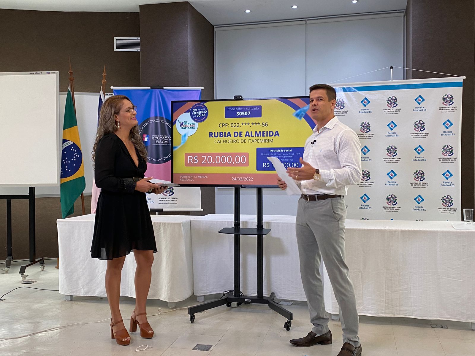 Ao todo -  foram 12 sorteados