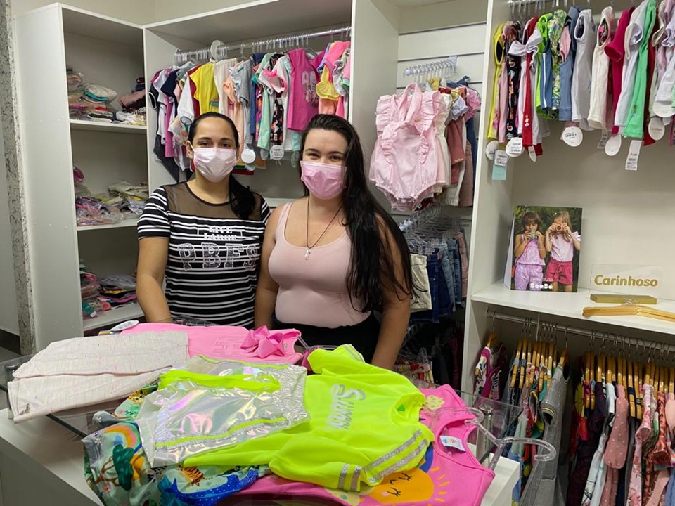 As empreendedoras Geisa Cassini e Ana Karoline Forrechi são cliente do Programa Nossocrédito