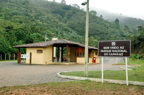 DORES DO RIO PRETO_PORTARIA DO PARQUE1