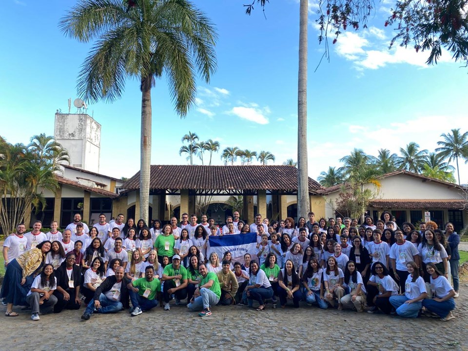 Foto dos participantes da etapa estadual da VI Conferência Nacional Infantojuvenil pelo Meio Ambiente
