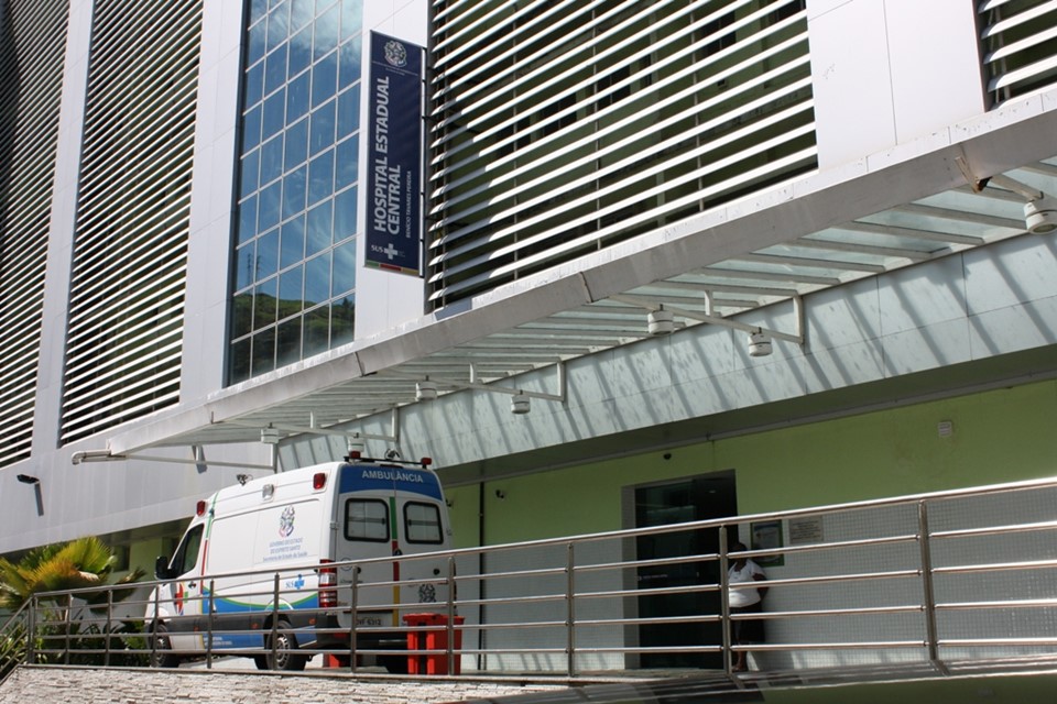 HEC - fachada-1