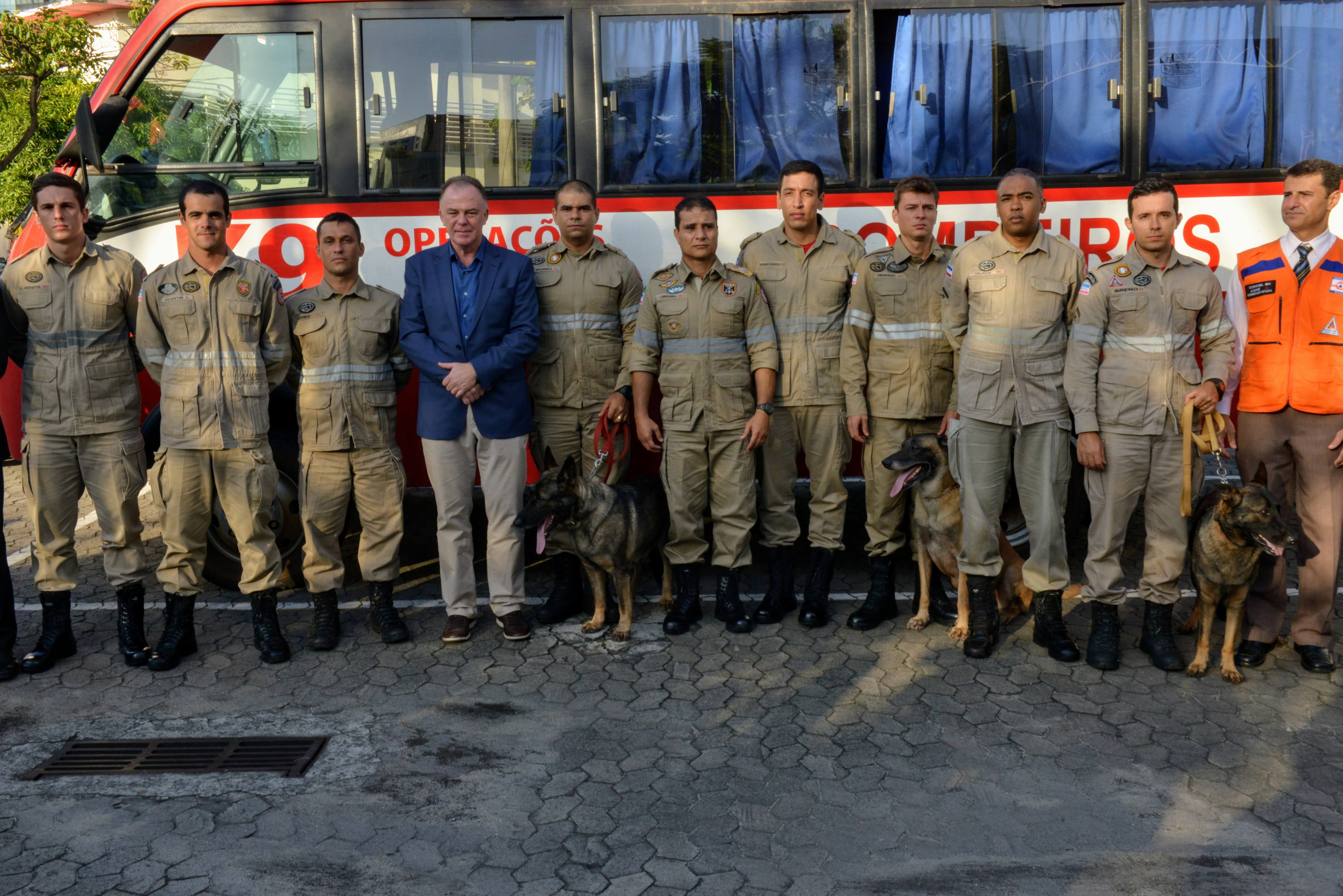 Bombeiros retornam de Brumadinho após 15 dias e recebem homenagens