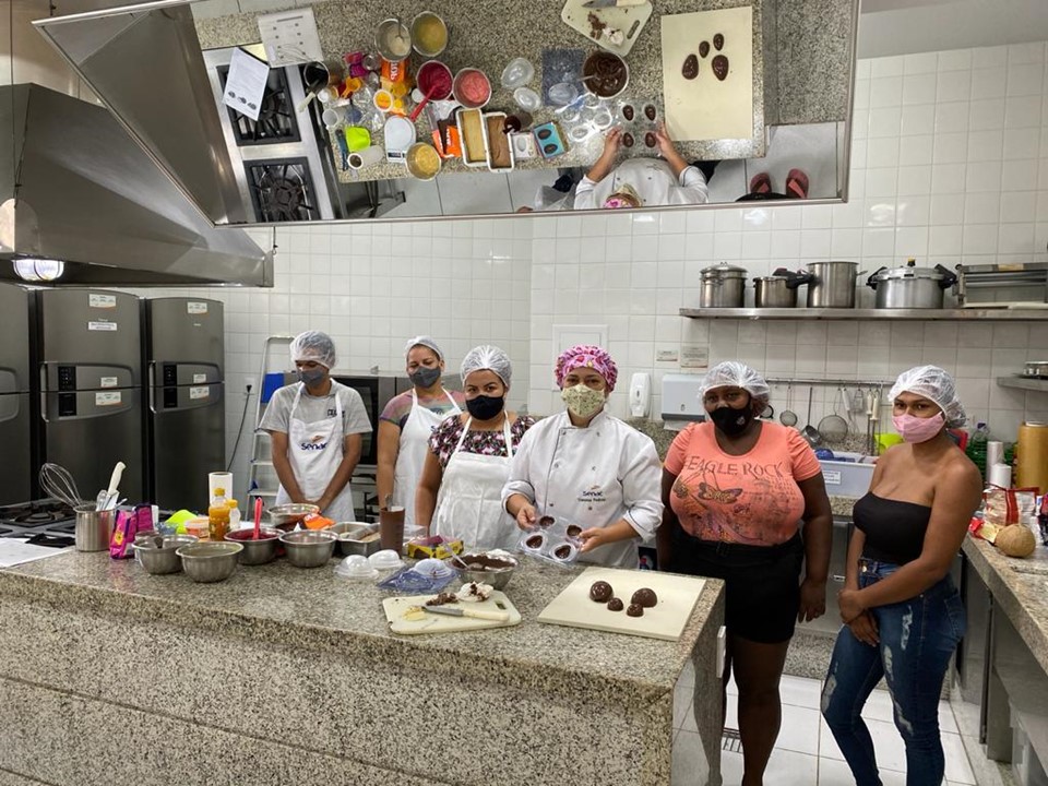 Turma de Ovos de Páscoa Artesanais1