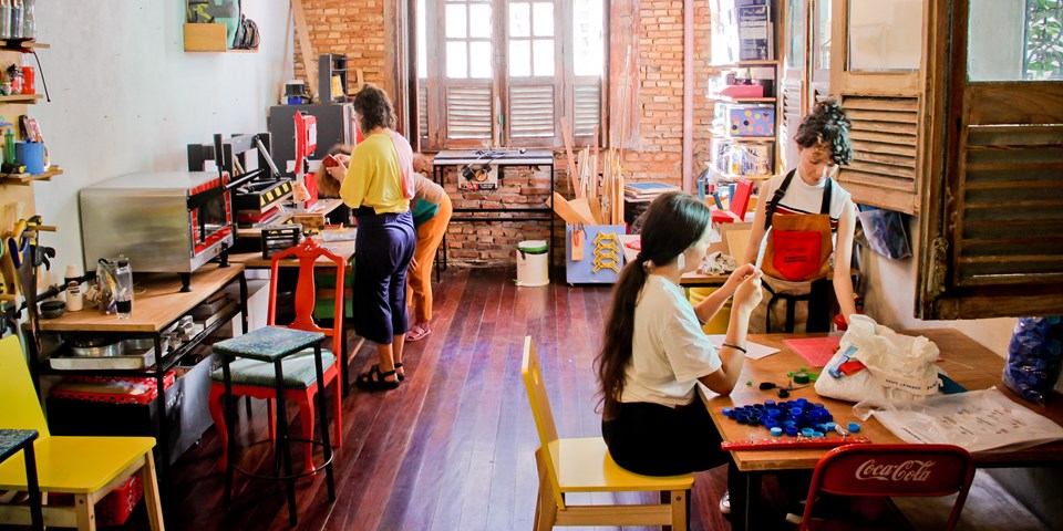 LICC: A Fantástica Carpintaria inicia série de oficinas em seu laboratório de reciclagem criativa
