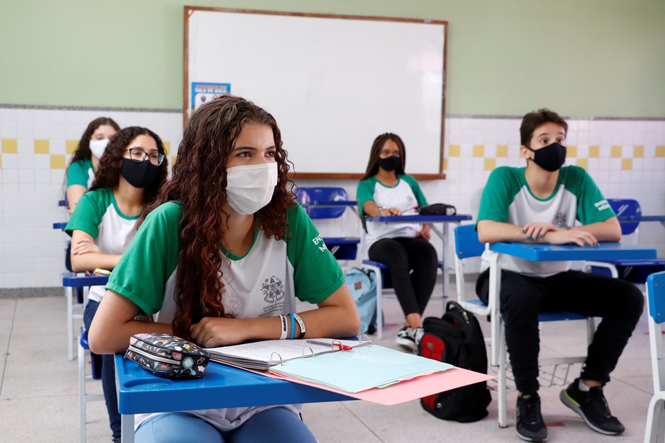 Aulas presenciais voltam a ser obrigatórias na Rede Estadual de Ensino a partir desta segunda-feira (26)
