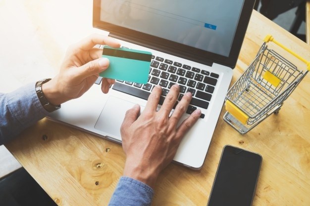 conceito-de-compra-e-venda-on-line-de-negocios_1421-238 (1)