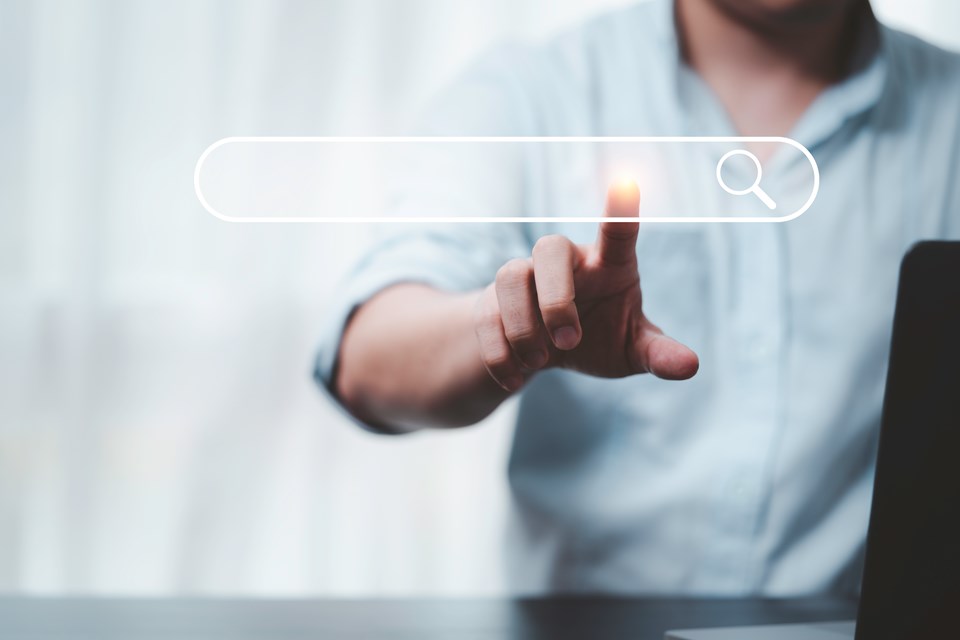 hand-touching-with-search-icon-search-engine-optimisation-seo-concept-find-information-by-internet-connection (1)
