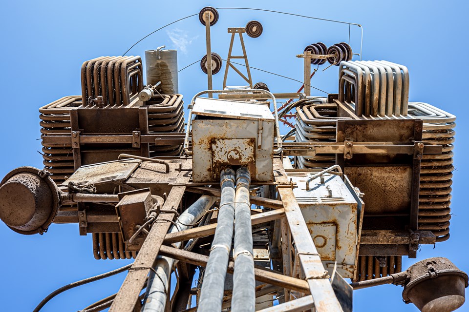 high-voltage-circuit-breaker-electrical-substation