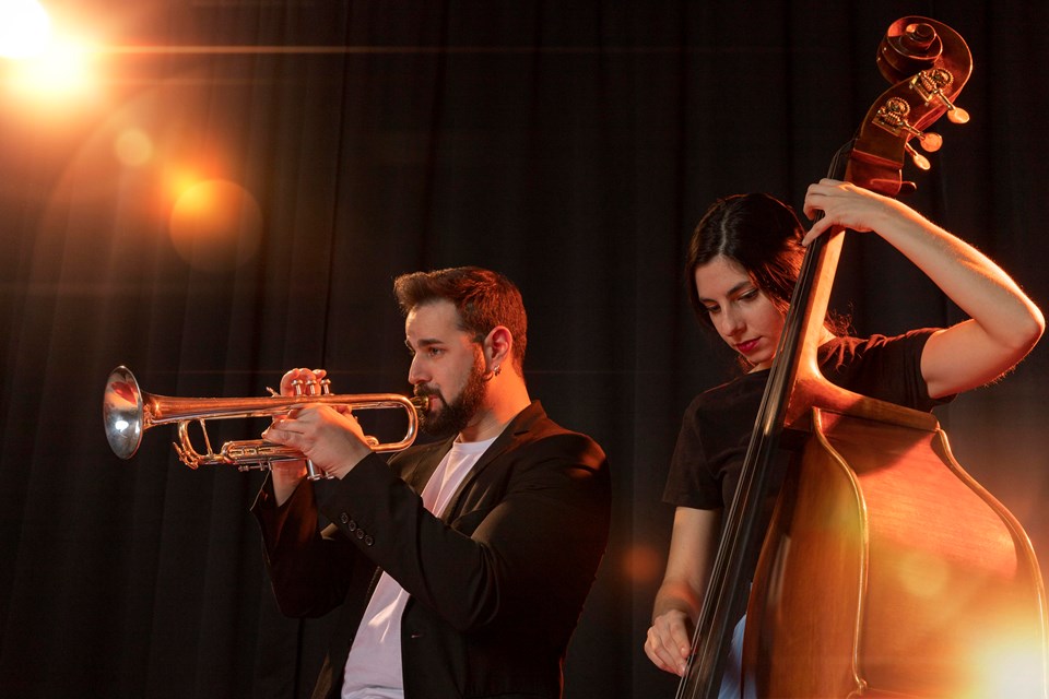 people-celebrating-jazz-day-event